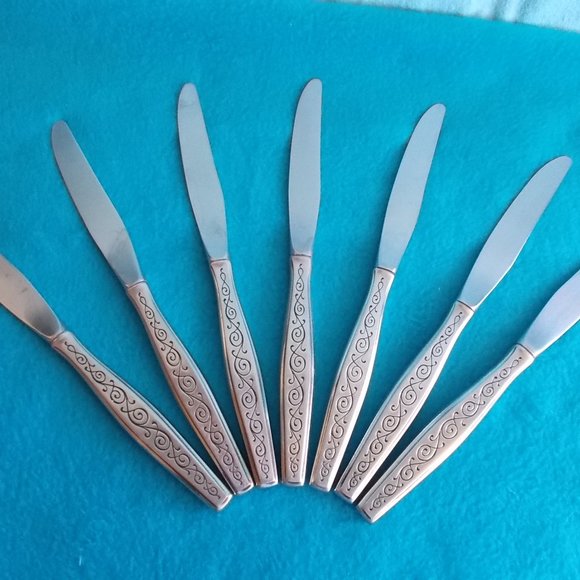 Gorham Dining Stainless Silverware Spanish Scroll Pattern Knives